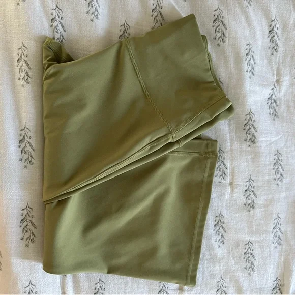 All in Motion Brushed Sculpt Ultra High Rise Flare Leggings - Picture 7 of 8